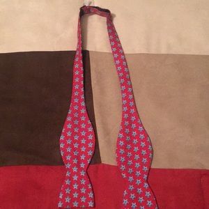 Vineyard Vines Stars Bow tie